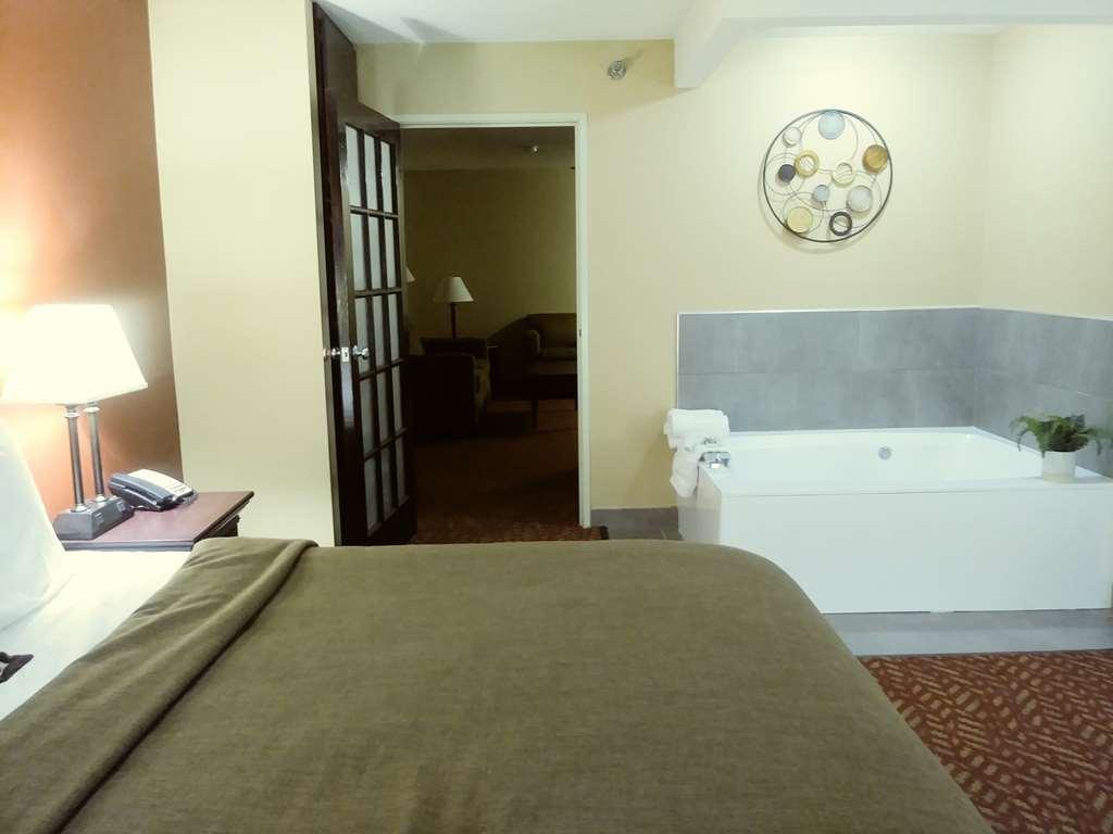 Grandstay Hotel & Suites Cambridge Habitación foto