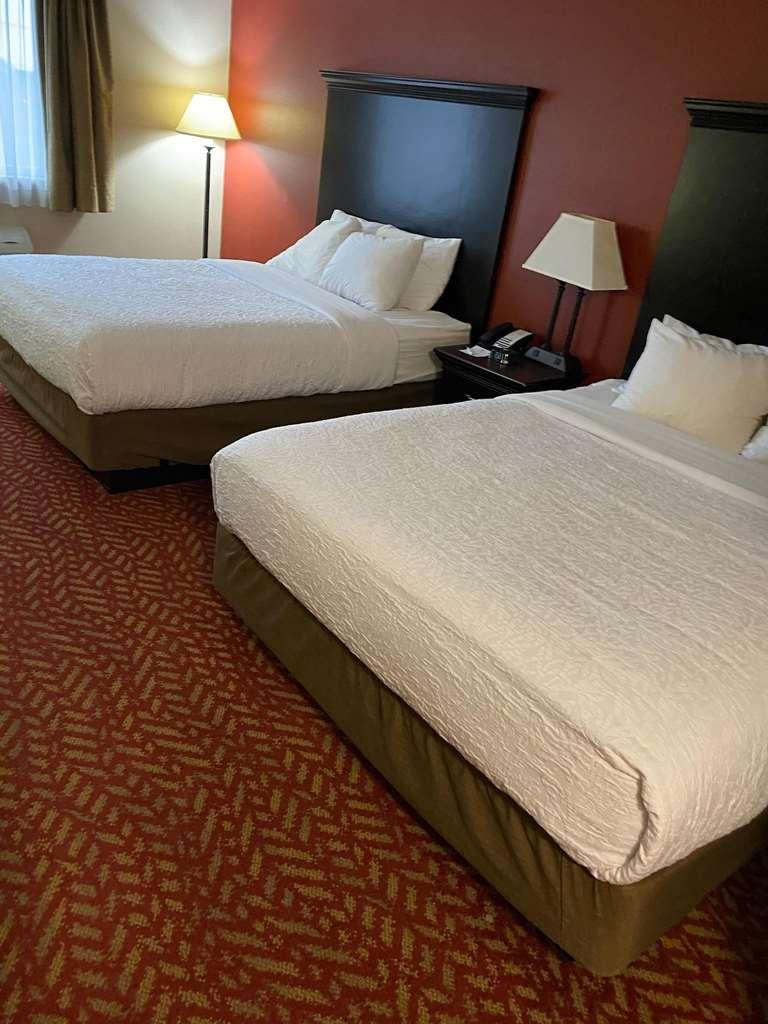 Grandstay Hotel & Suites Cambridge Habitación foto